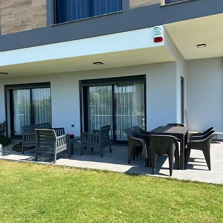 Hotel Davutlarda 4+1 Oezel Bahceli Kiralik Lueks