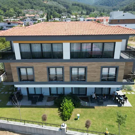 Davutlarda 4+1 Oezel Bahceli Kiralik Lueks * Kusadasi